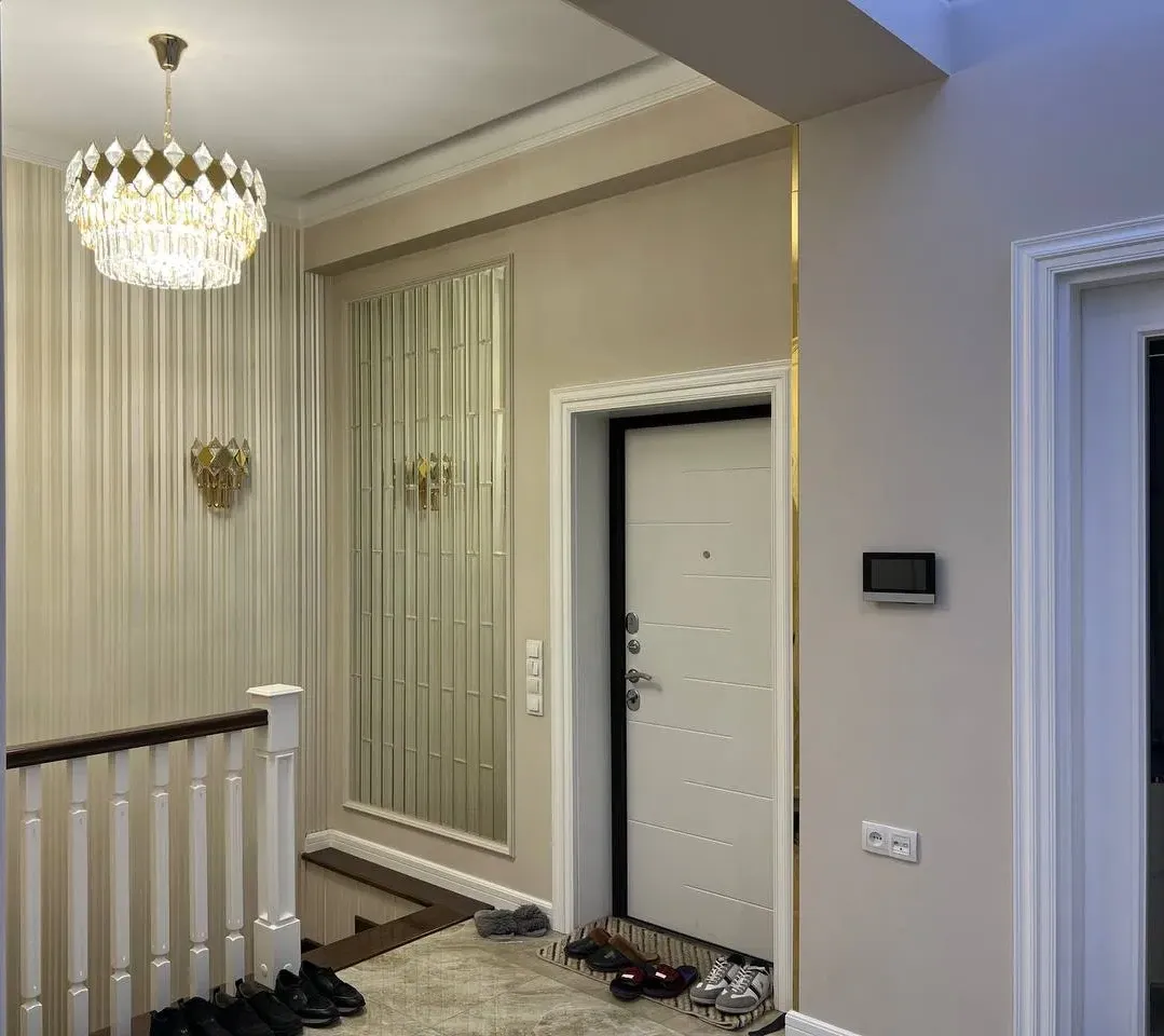 Сотувда 6+ хонали квартира, 166 м²