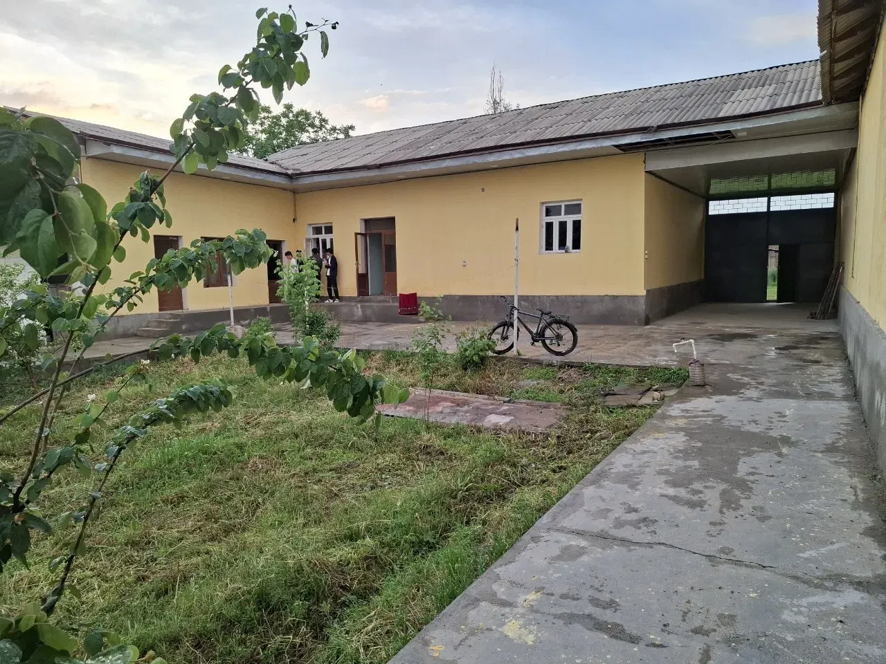 Сотувда уй, 300 м², 1 қаватли, 6 сот.