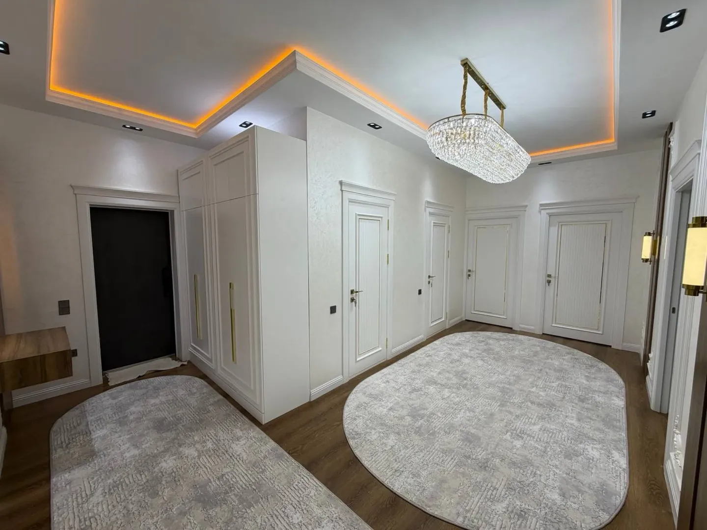 Сотувда 4 хонали квартира, 122 м²