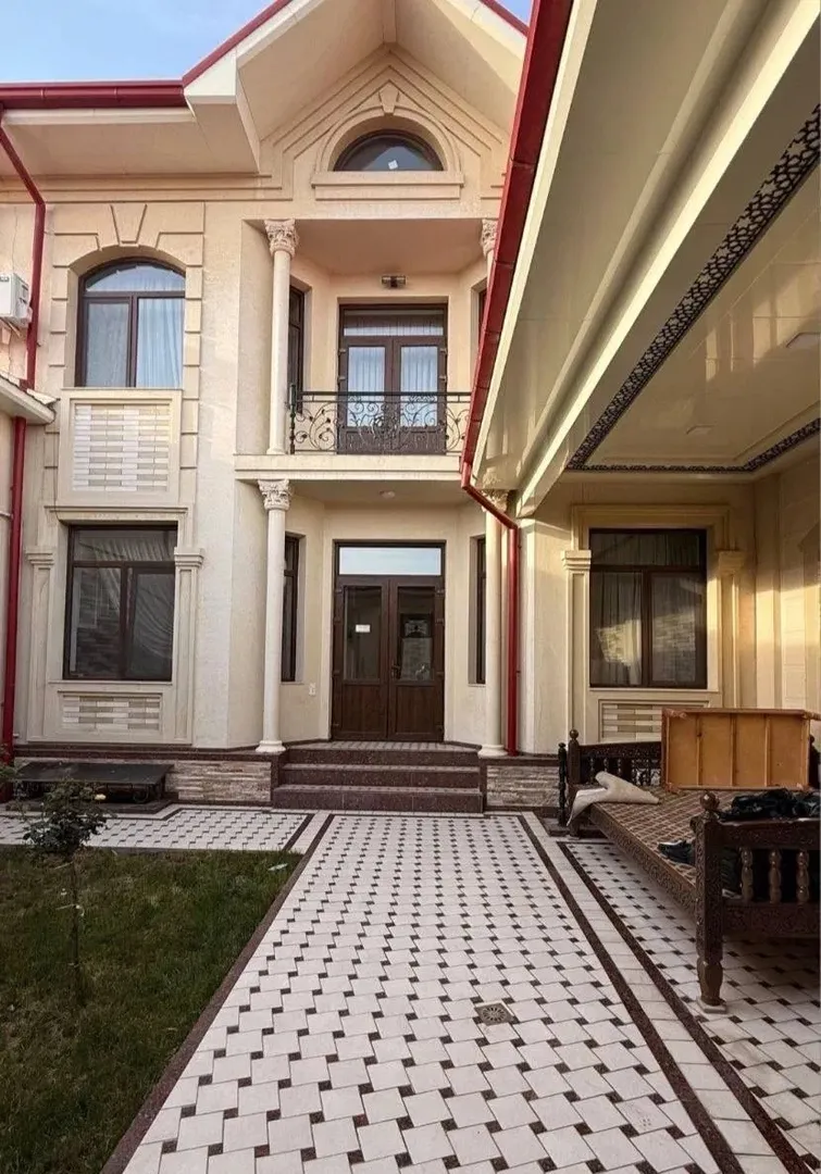 Сотувда уй, 200 м², 3 қаватли, 2 сот.