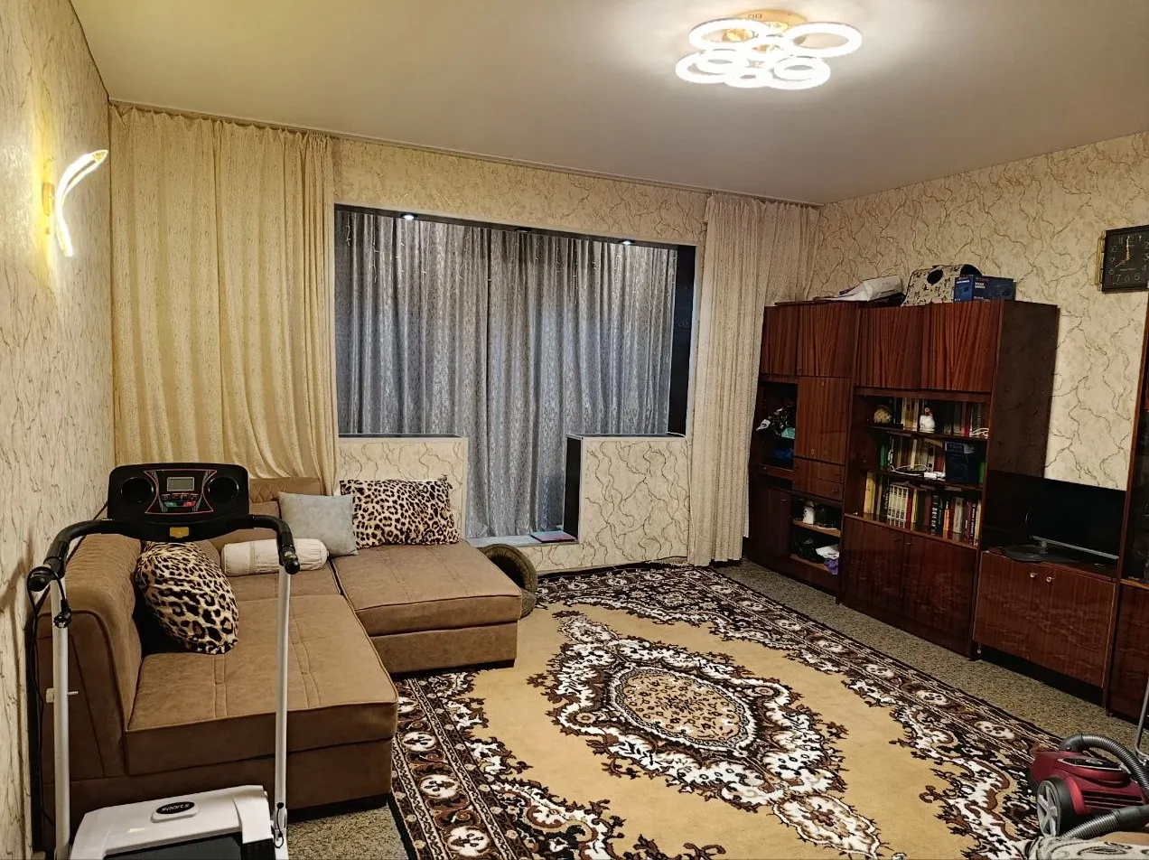 Сотувда 3 хонали квартира, 72 м²