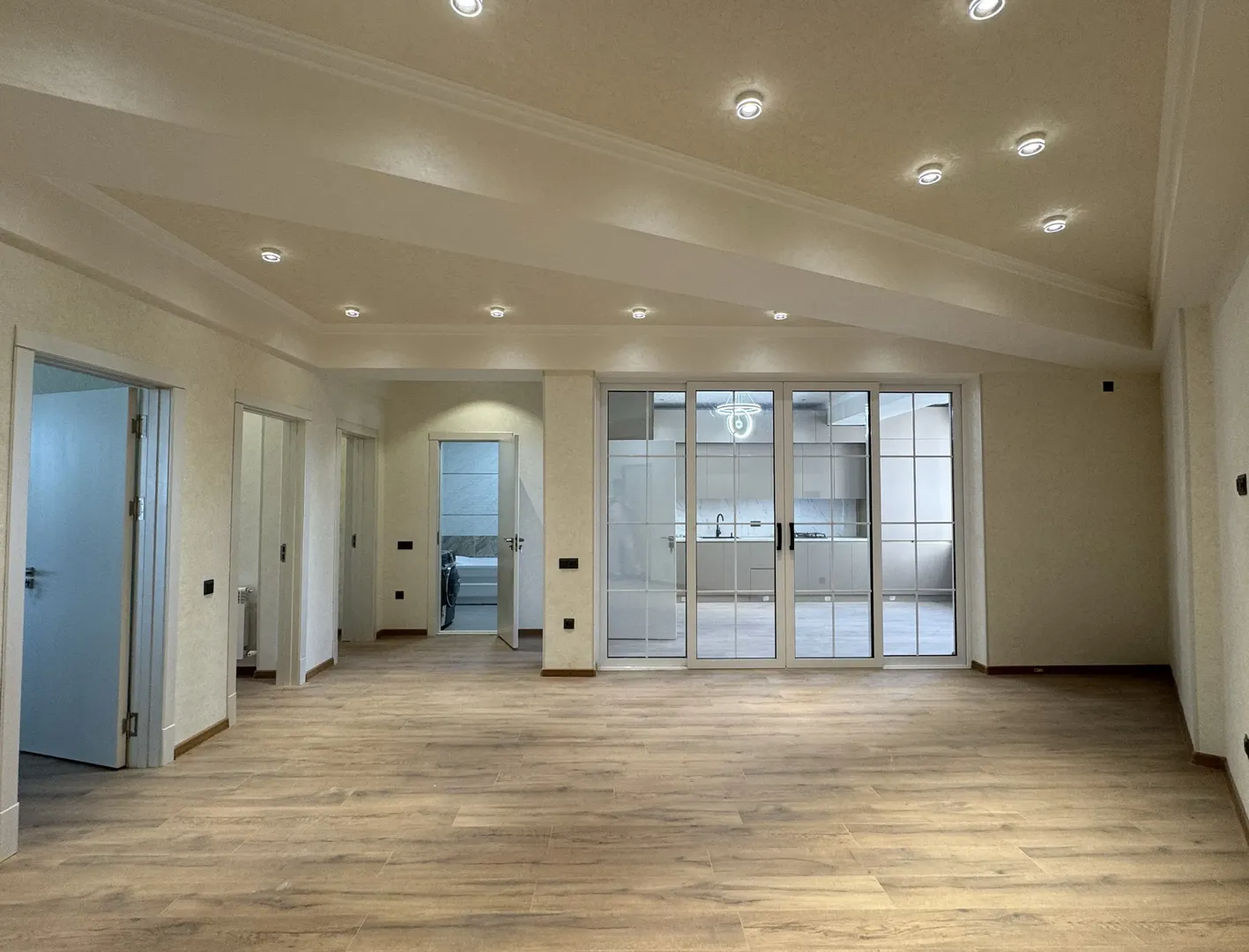 Сотувда 4 хонали квартира, 160 м²