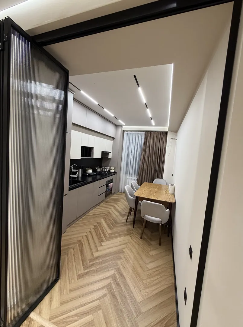 Сотувда 3 хонали квартира, 69.9 м²