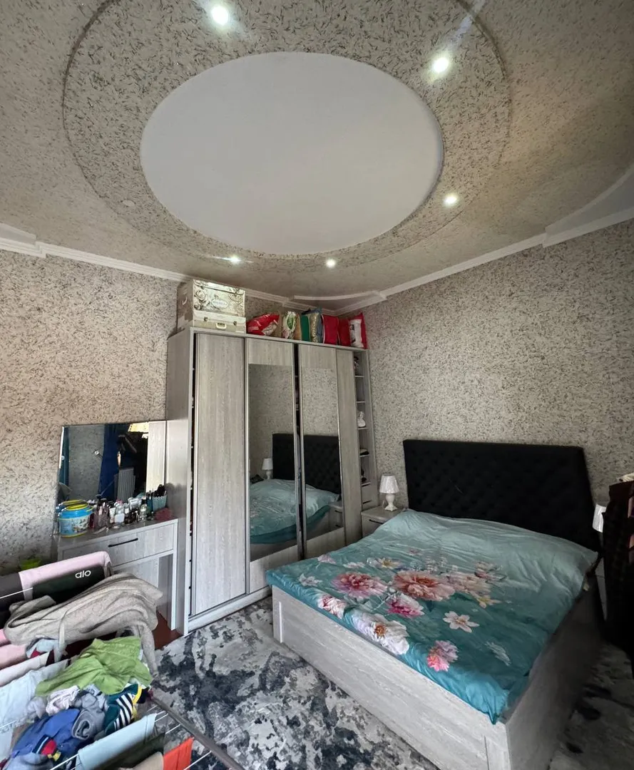 В продаже дом, 1000 м², 1 этаж, 8 сот.