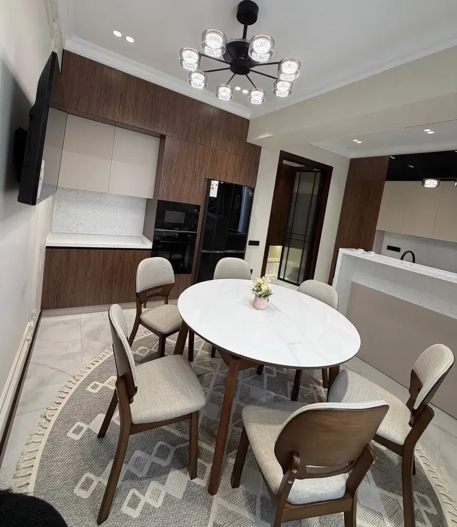 Сотувда 4 хонали квартира, 140 м²
