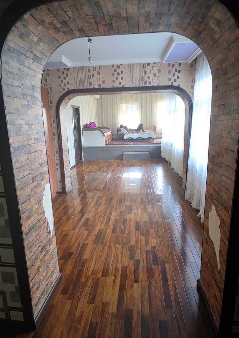 В продаже дом, 200 м², 1 этаж, 4 сот.