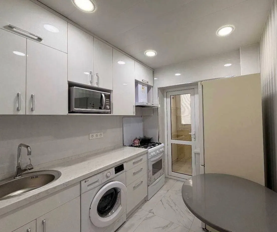 Сотувда 2 хонали квартира, 42 м²
