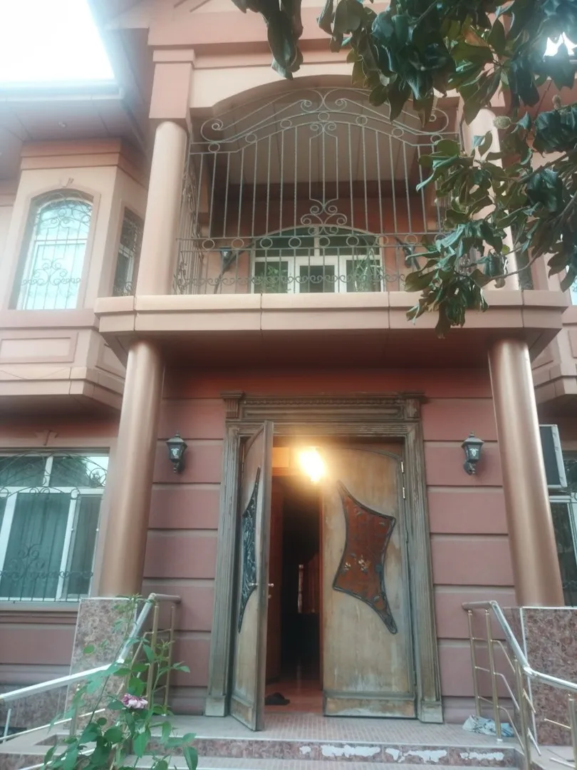 Сотувда уй, 500 м², 3 қаватли, 6 сот.