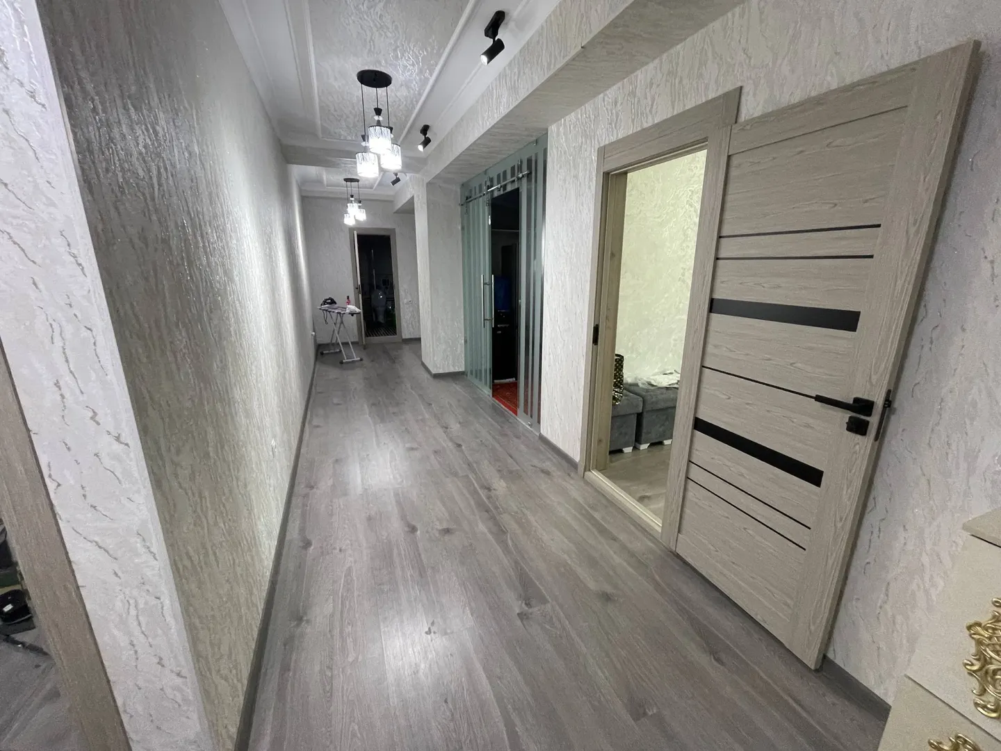 Сотувда 3 хонали квартира, 106 м²