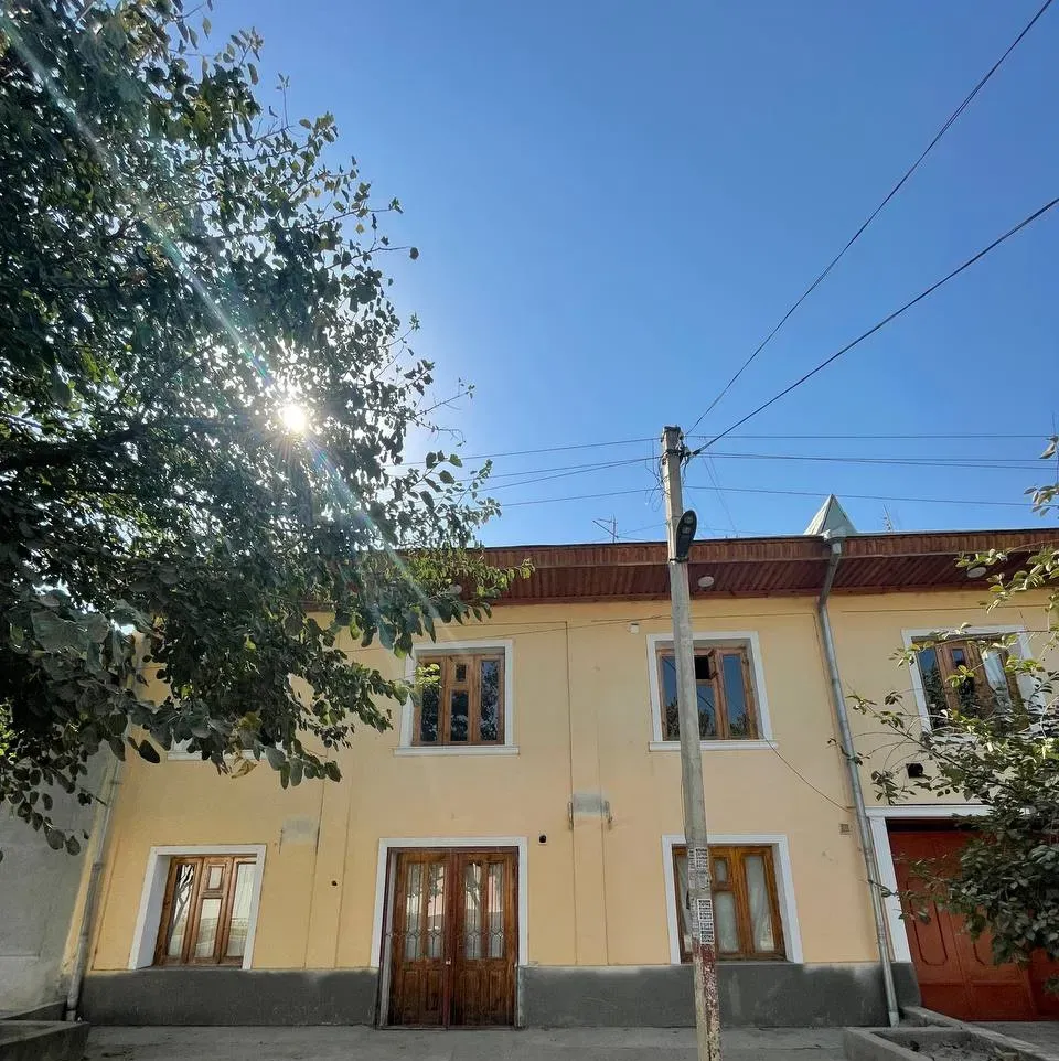 Сотувда уй, 600 м², 2 қаватли, 6 сот.