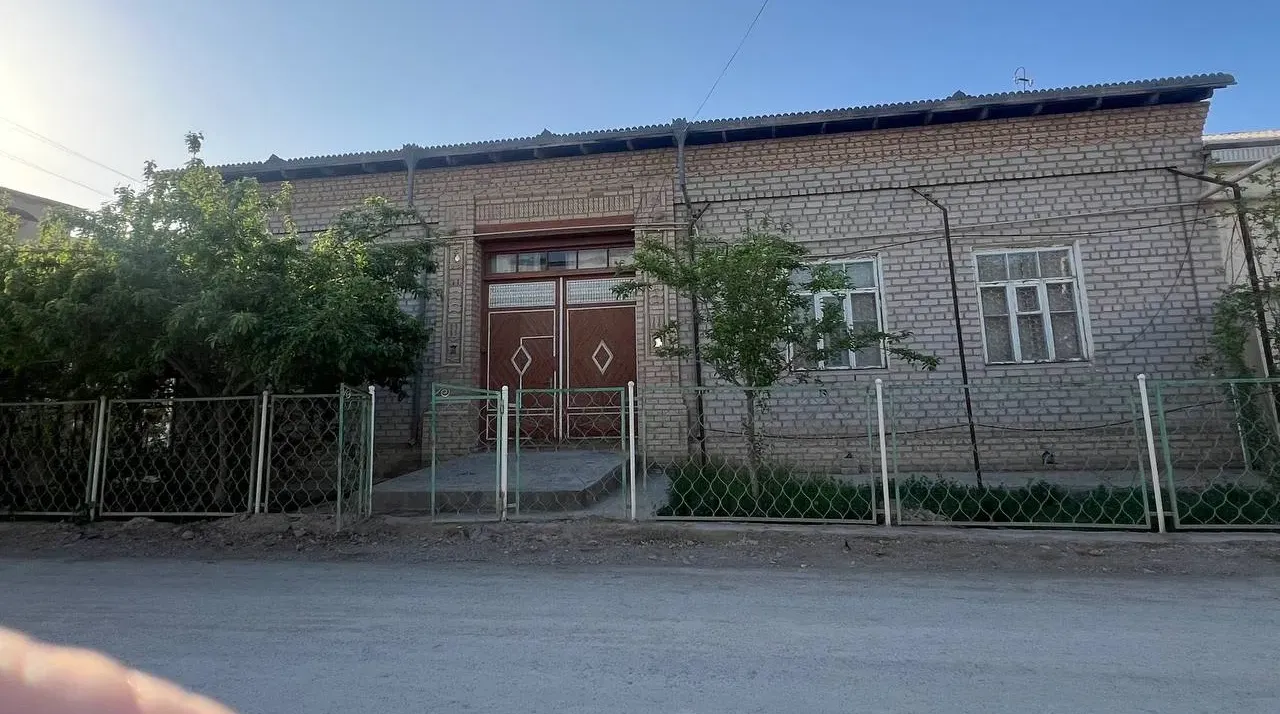 Сотувда уй, 585 м², 2 қаватли, 7,5 сот.