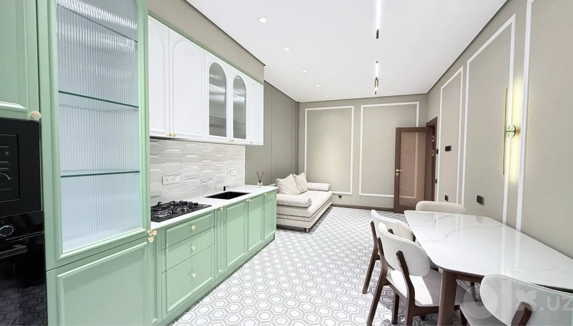 Сотувда 3 хонали квартира, 90 м²