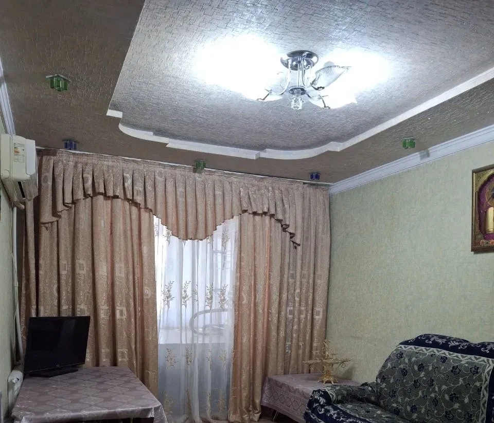 Сотувда 3 хонали квартира, 70 м²