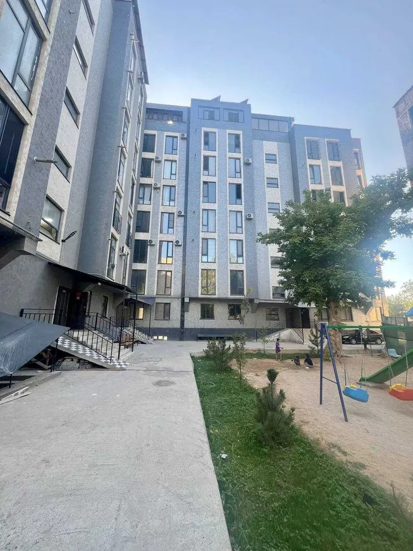 Сотувда 3 хонали квартира, 94 м²
