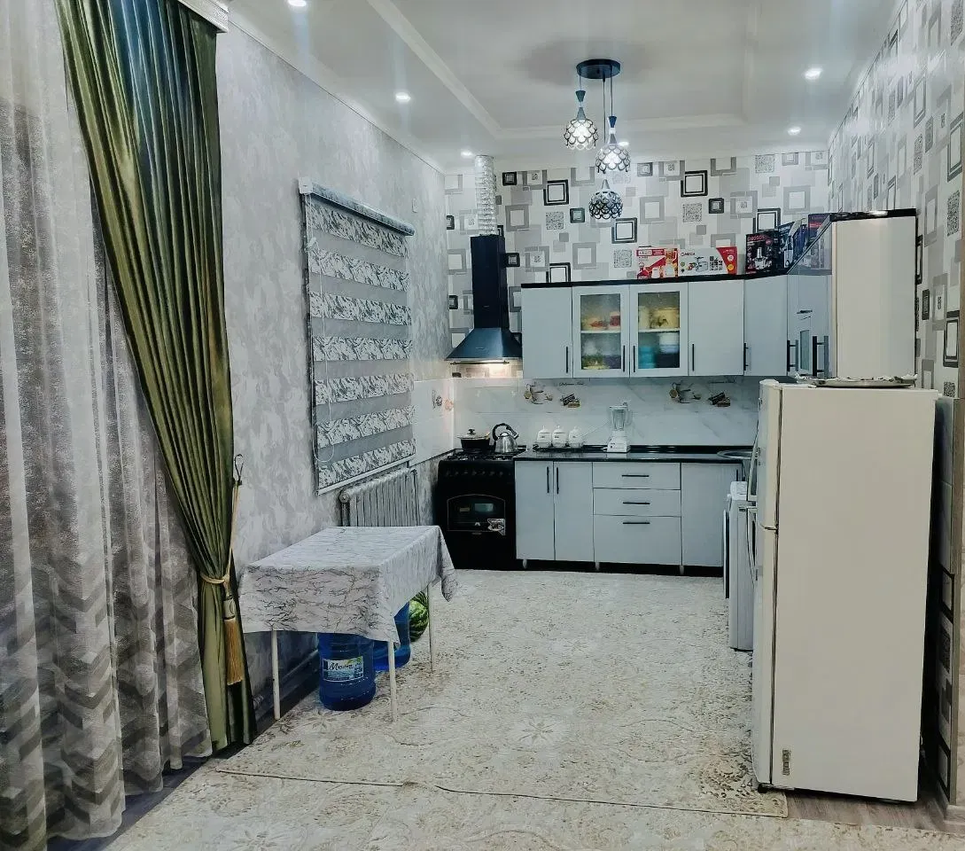 В продаже дом, 300 м², 1 этаж, 3 сот.